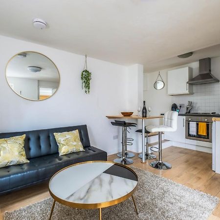 Cosy Flat In Free Parking Area, Next To Bus Stop Brighton Exteriör bild