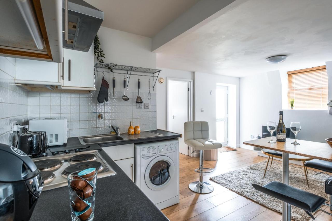 Cosy Flat In Free Parking Area, Next To Bus Stop Brighton Exteriör bild